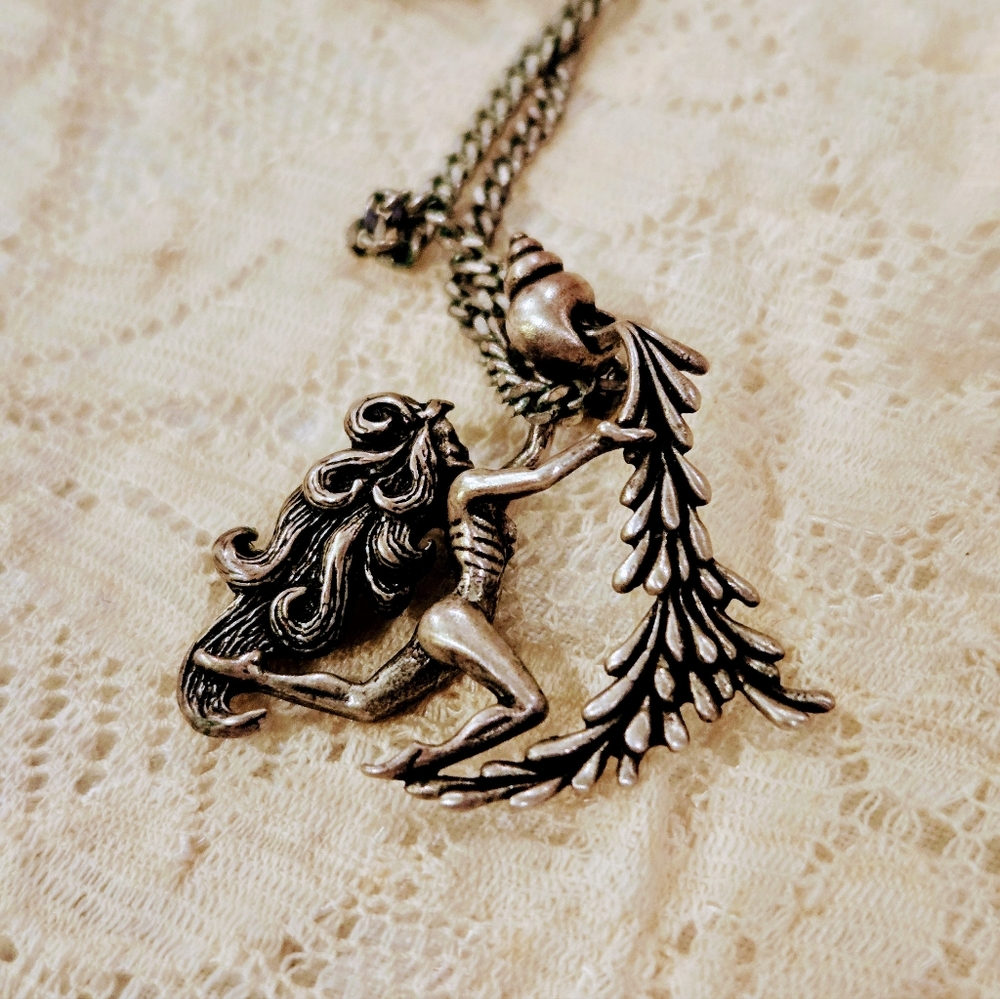 Vintage Sterling Silver Aquarius Pendant Necklace - Picture 5 of 5